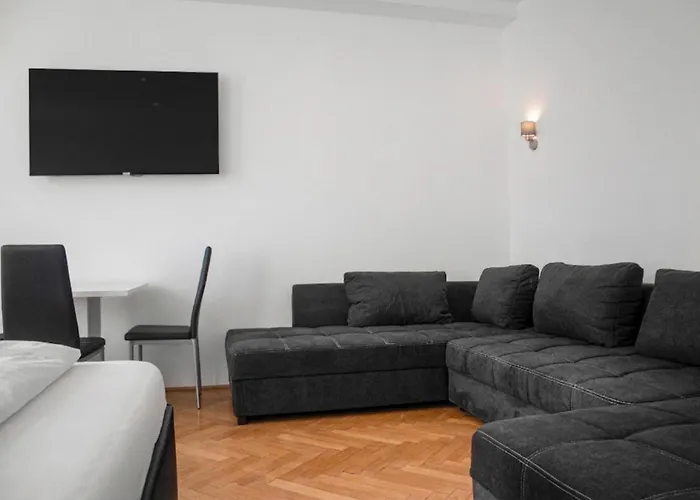 Spacious 7br Near Hauptbahnhof Viena