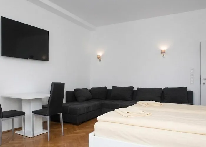 Apartamento Spacious 7br Near Hauptbahnhof *