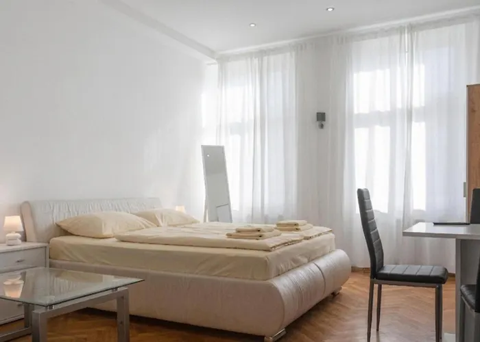 Apartamento Spacious 7br Near Hauptbahnhof *