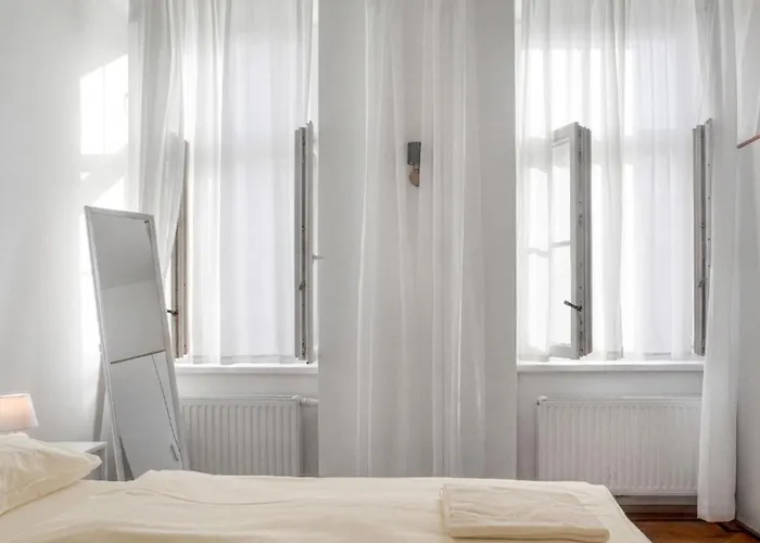 Spacious 7br Near Hauptbahnhof Apartamento *