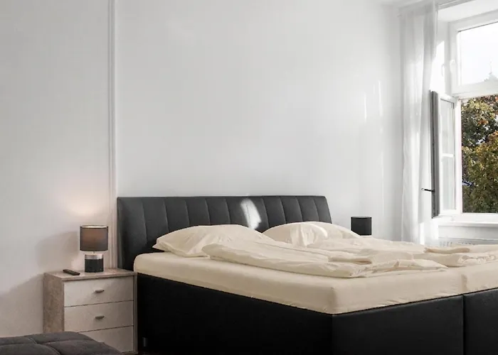 Spacious 7br Near Hauptbahnhof Apartamento *