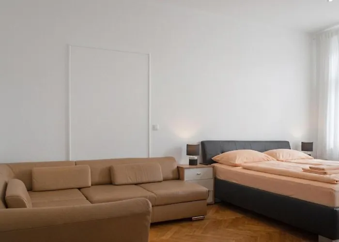 Spacious 7br Near Hauptbahnhof Viena