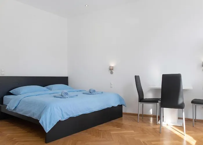 Apartamento Spacious 7br Near Hauptbahnhof