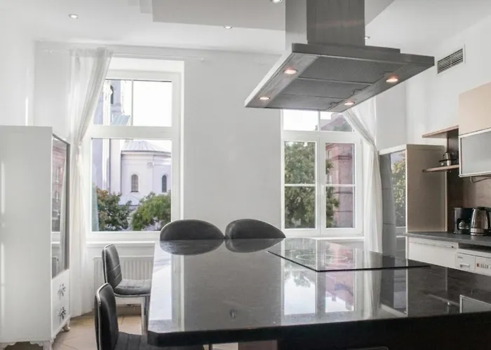 Spacious 7br Near Hauptbahnhof Apartamento *